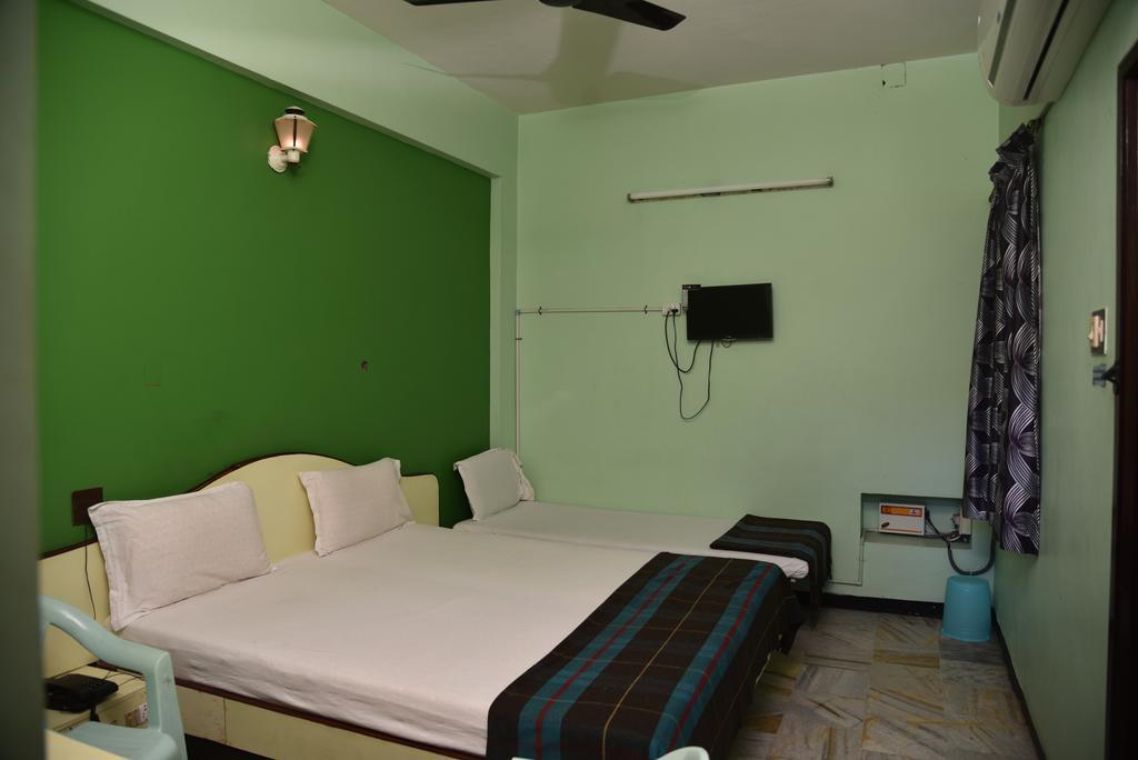 Hotel Chela Kumbakonam Room photo